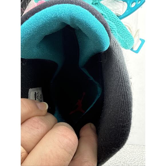 Size 8.5 - Air Jordan 8 Retro South Beach main image 8
